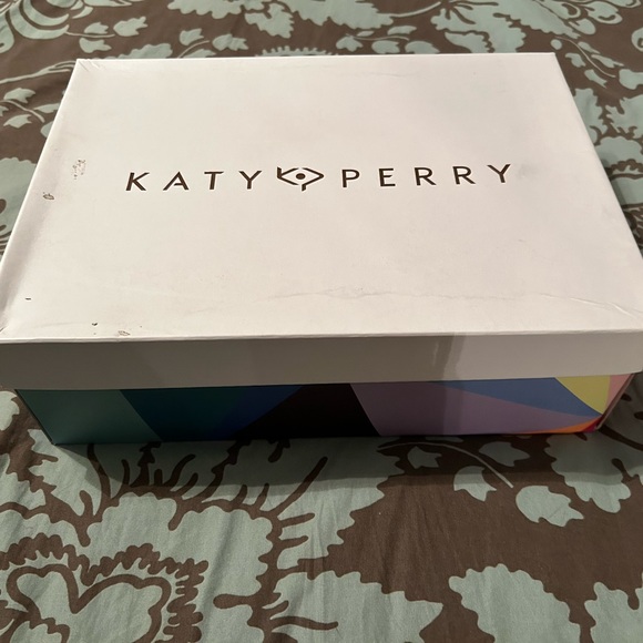 Katy Perry black and white lucite heels reminiscent of 1959 Swim Barbie. New! - Picture 9 of 11